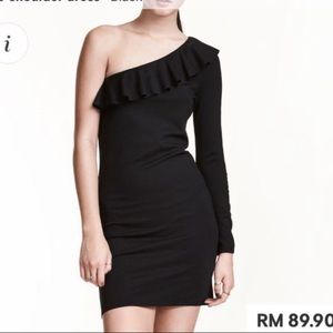 NWT Divided One shoulder long sleeve ruffle dress